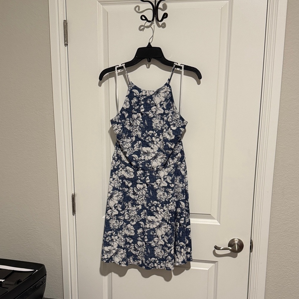 Elegant Blue and White Floral Mini Dress